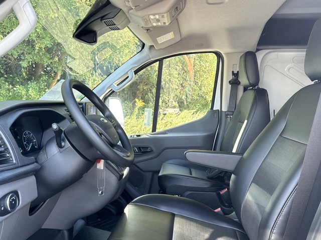 Vehicle image 11 of 36