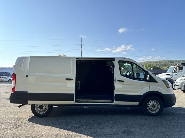 Vehicle image 27 of 36