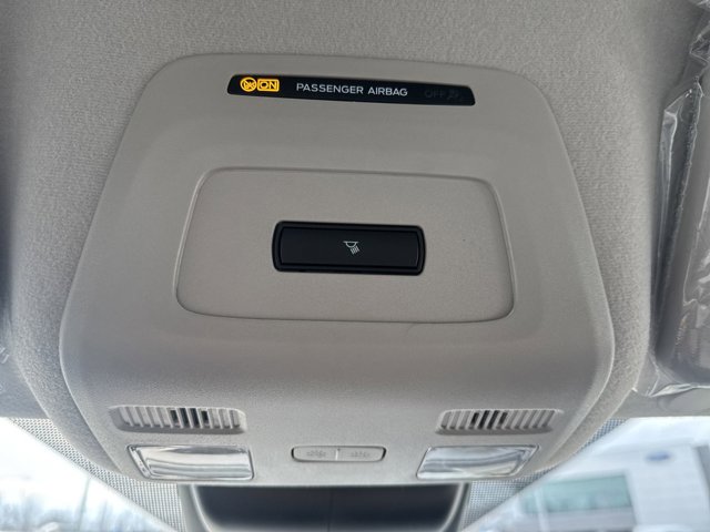 Vehicle image 16 of 33