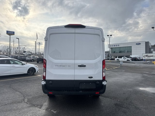 Vehicle image 9 of 33