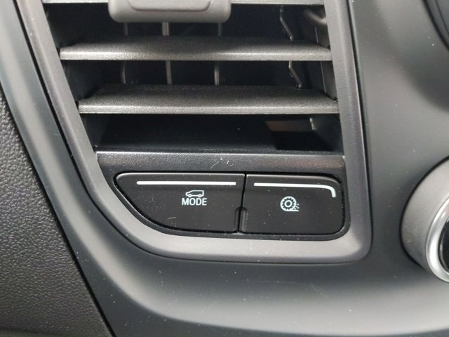 Vehicle image 24 of 32