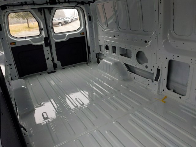 Vehicle image 28 of 32
