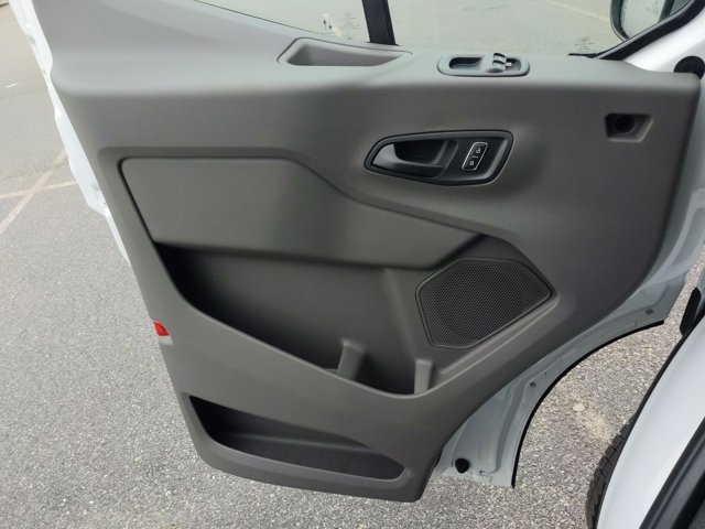 Vehicle image 14 of 32