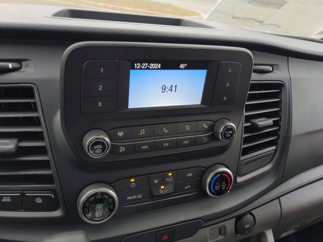 Vehicle image 19 of 32