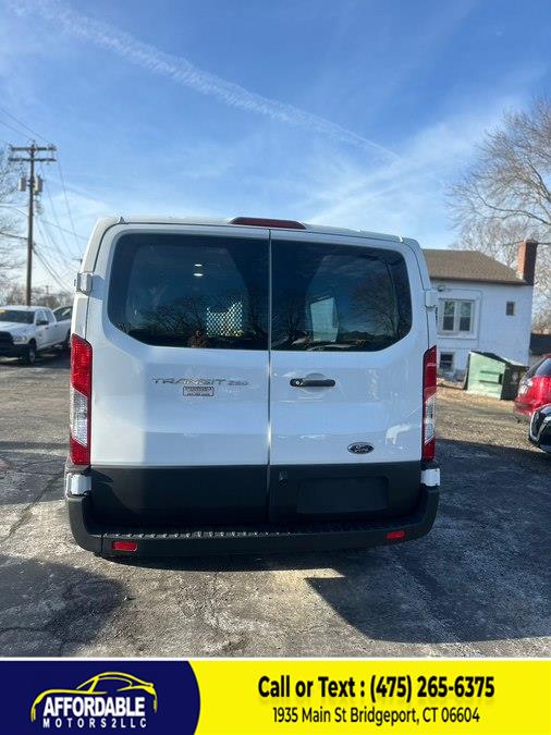2024 Ford Transit Base Image 4 of 8