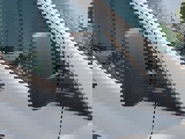 Vehicle image 12 of 25