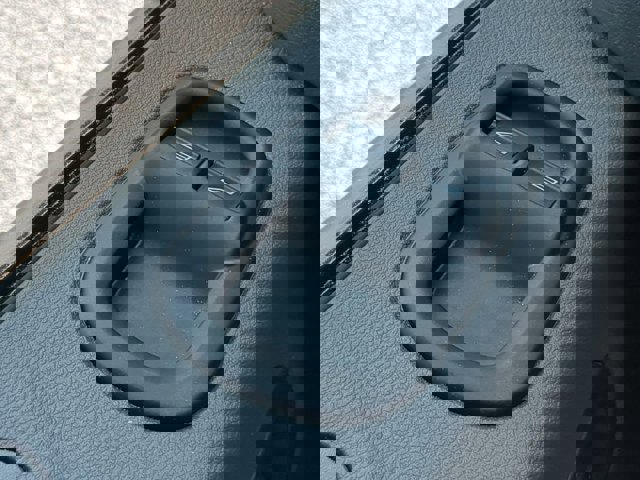 Vehicle image 23 of 25