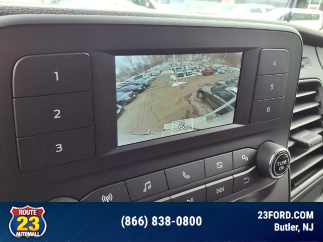 Vehicle image 35 of 40