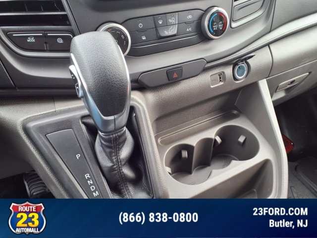 Vehicle image 36 of 40