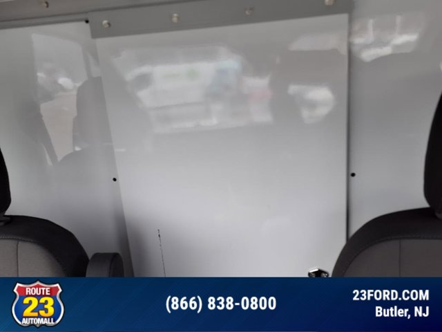Vehicle image 39 of 40