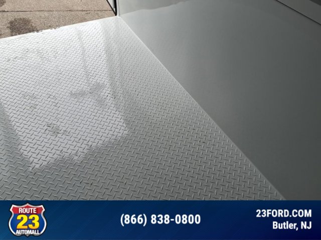 Vehicle image 28 of 40