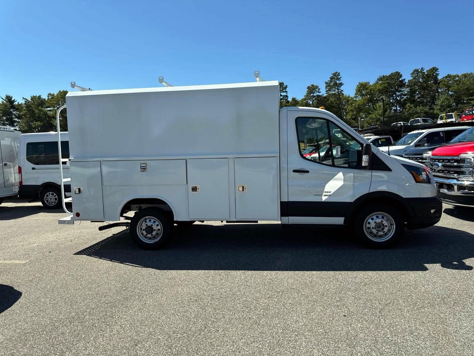 2024 Ford Transit Base Image 3 of 19