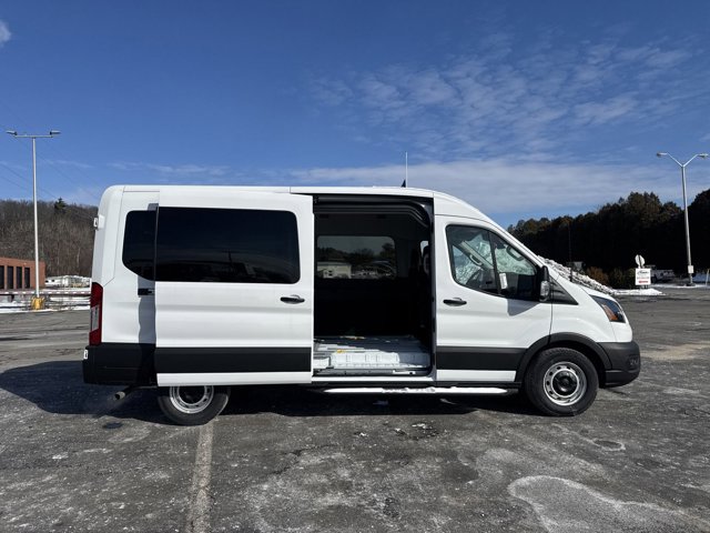 Vehicle image 23 of 32