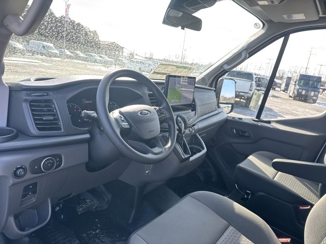 Vehicle image 10 of 32