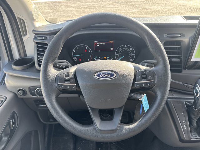 Vehicle image 12 of 32