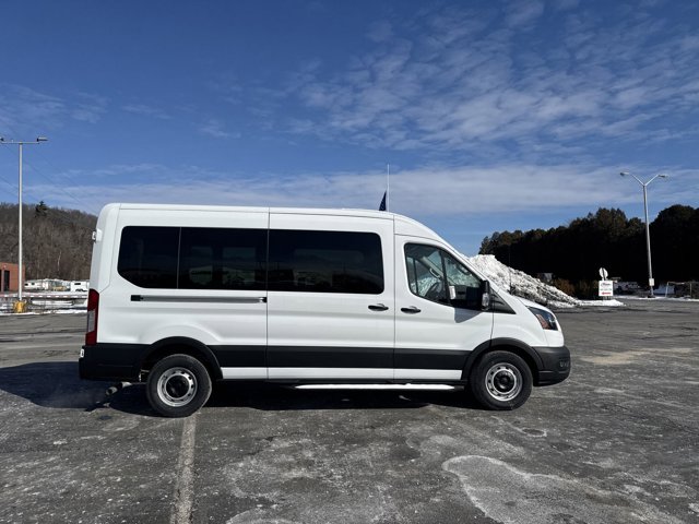 Vehicle image 4 of 32