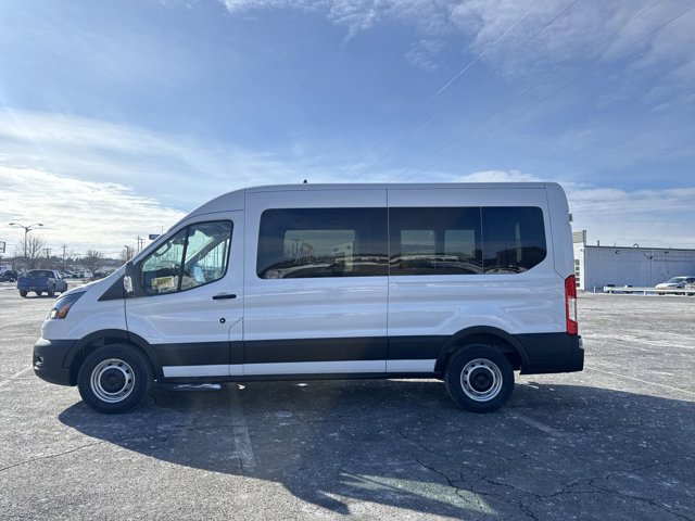 Vehicle image 8 of 32