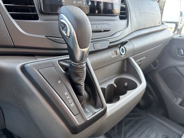 Vehicle image 18 of 32
