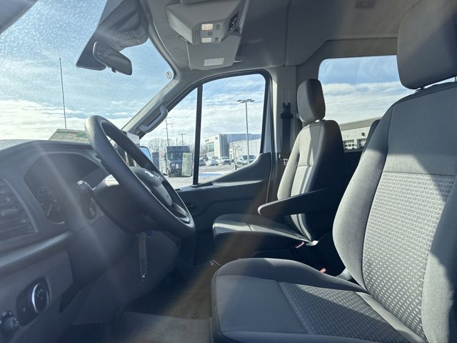 Vehicle image 22 of 32