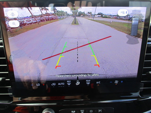 Vehicle image 13 of 18