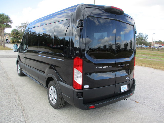 Vehicle image 6 of 18