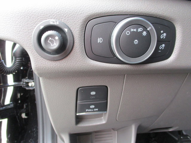 Vehicle image 9 of 18
