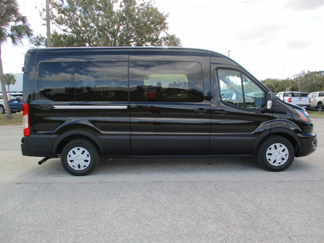 Vehicle image 4 of 18
