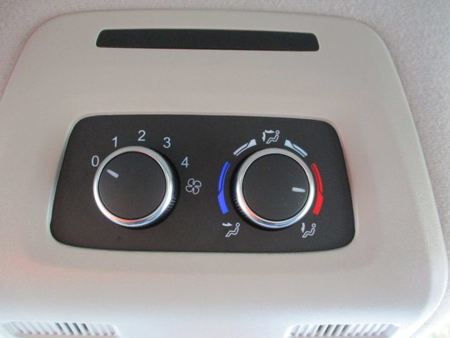 Vehicle image 14 of 18