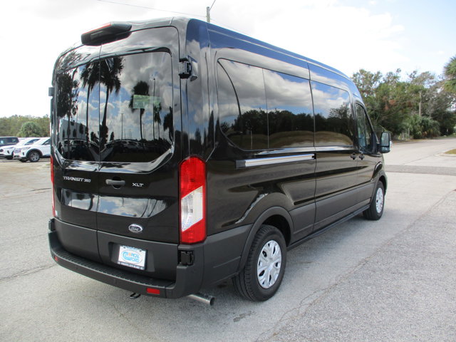 Vehicle image 5 of 18