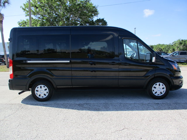 Vehicle image 4 of 18