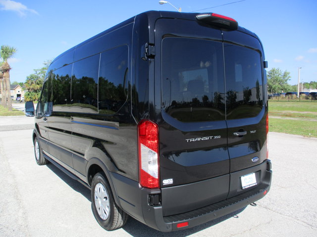 Vehicle image 6 of 18