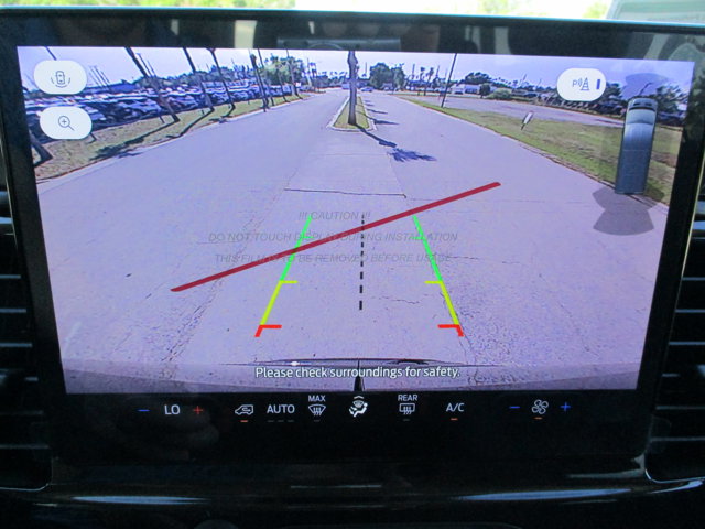Vehicle image 14 of 18