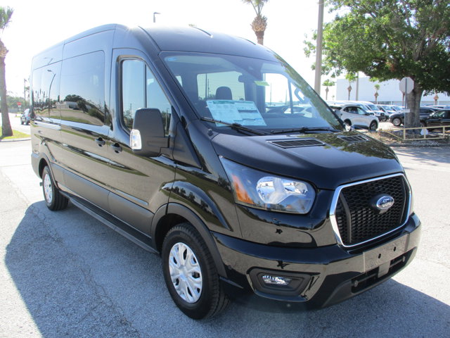 Vehicle image 3 of 18