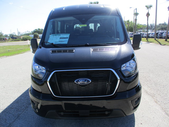 Vehicle image 2 of 18