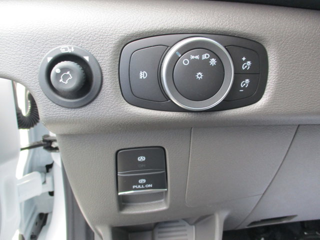 Vehicle image 9 of 18