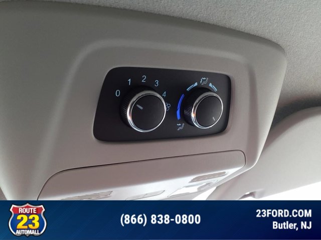 Vehicle image 13 of 18