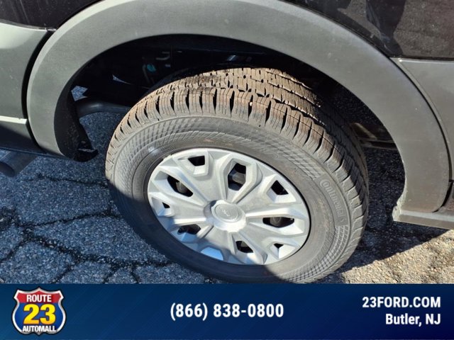 Vehicle image 5 of 17