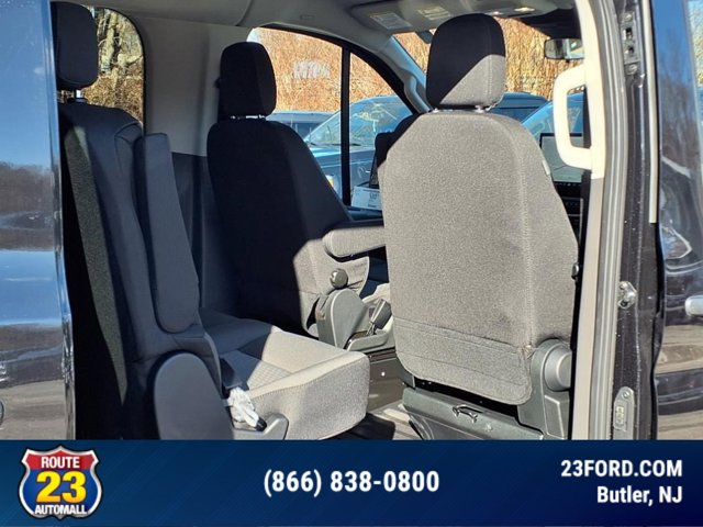 Vehicle image 9 of 17