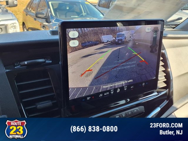 Vehicle image 14 of 17