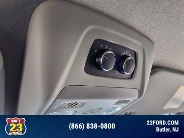 Vehicle image 16 of 17