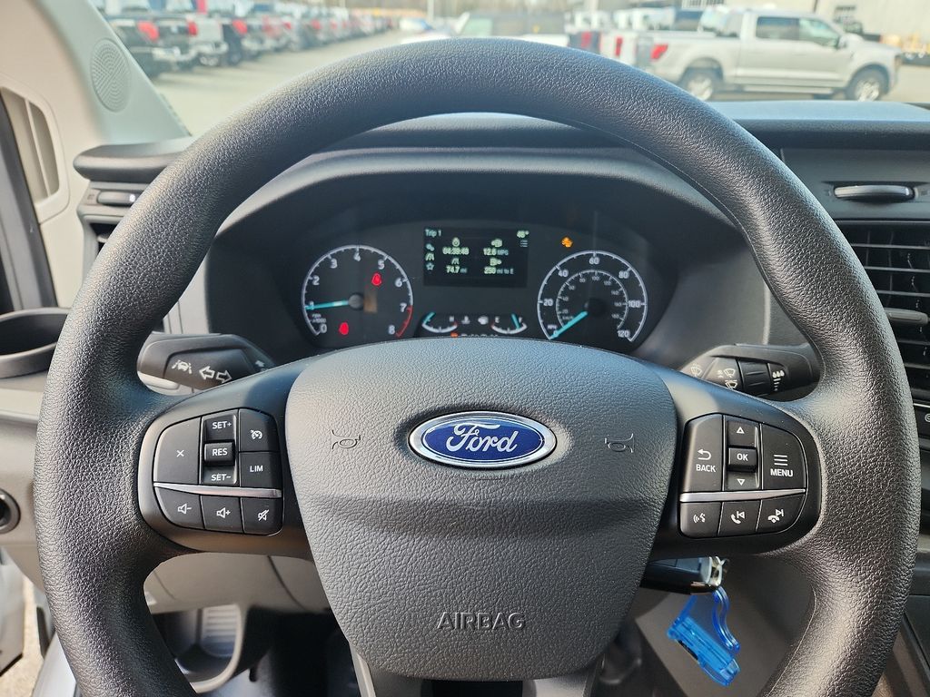 Vehicle image 7 of 12