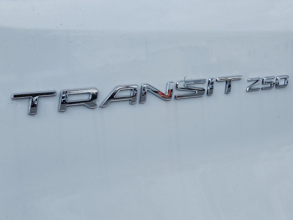 Vehicle image 10 of 12