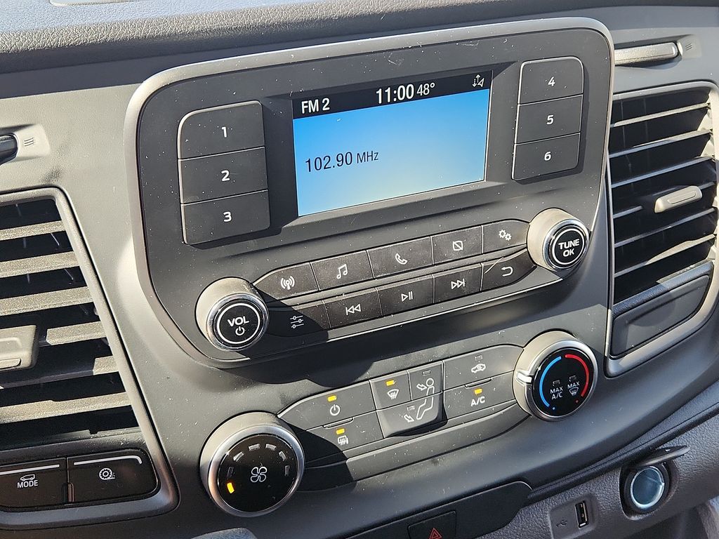Vehicle image 8 of 12