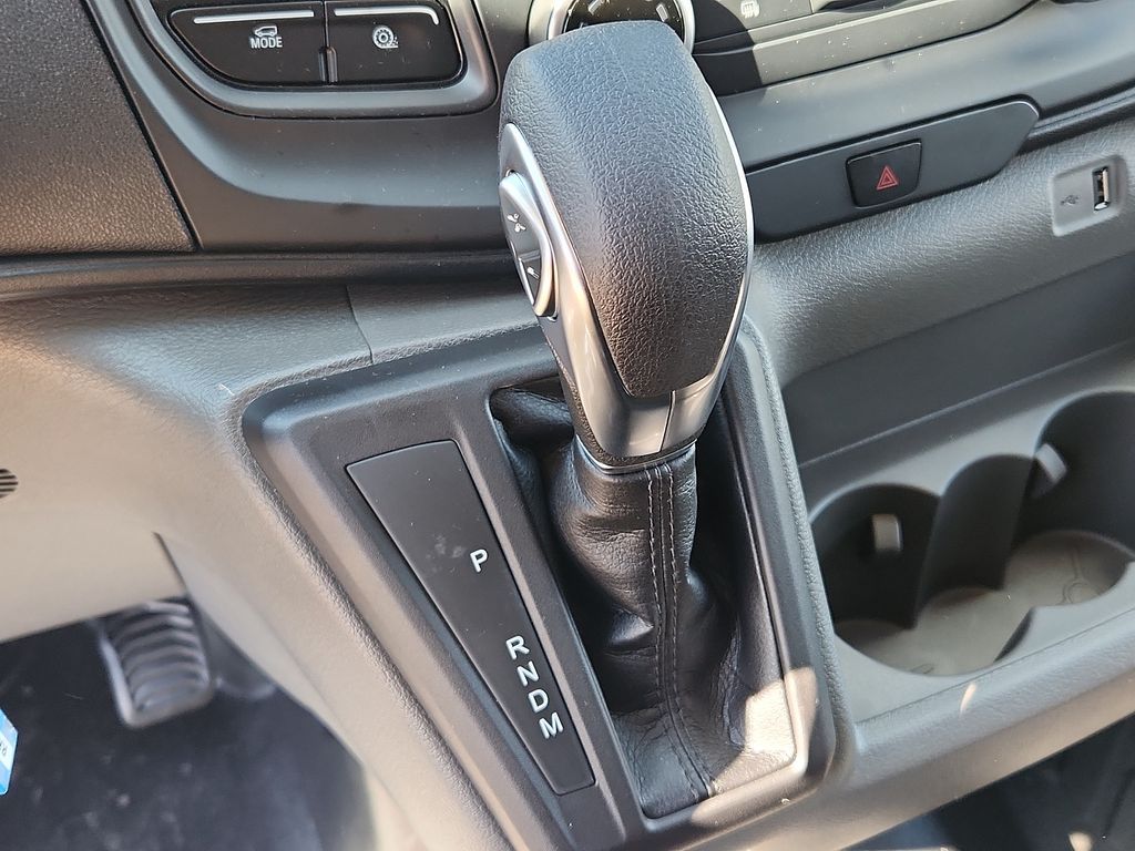 Vehicle image 10 of 12
