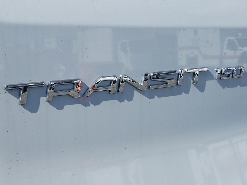 Vehicle image 11 of 12