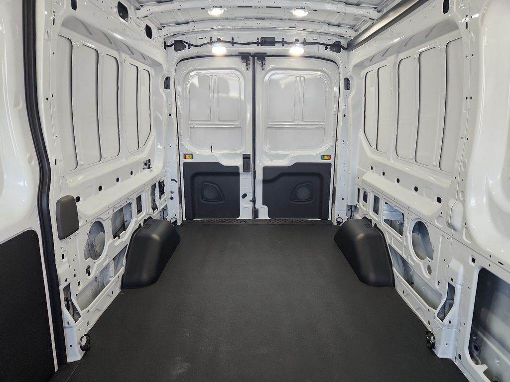 Vehicle image 5 of 12