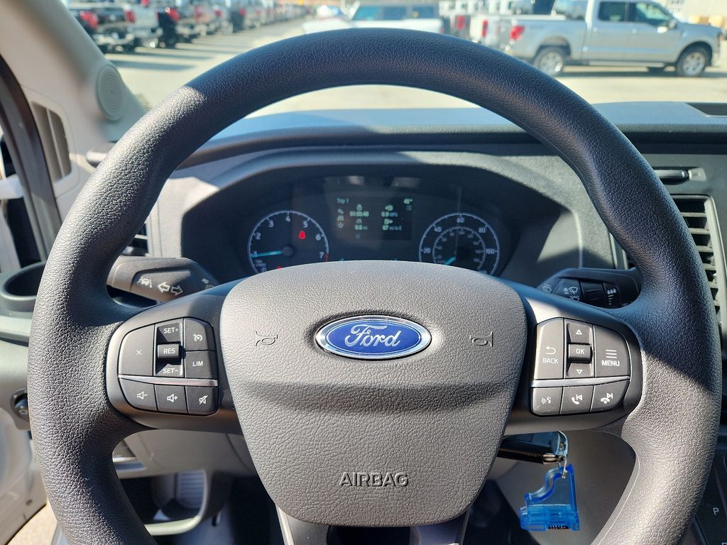 Vehicle image 7 of 12