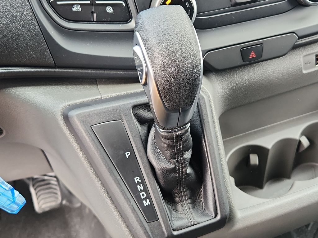 Vehicle image 10 of 12