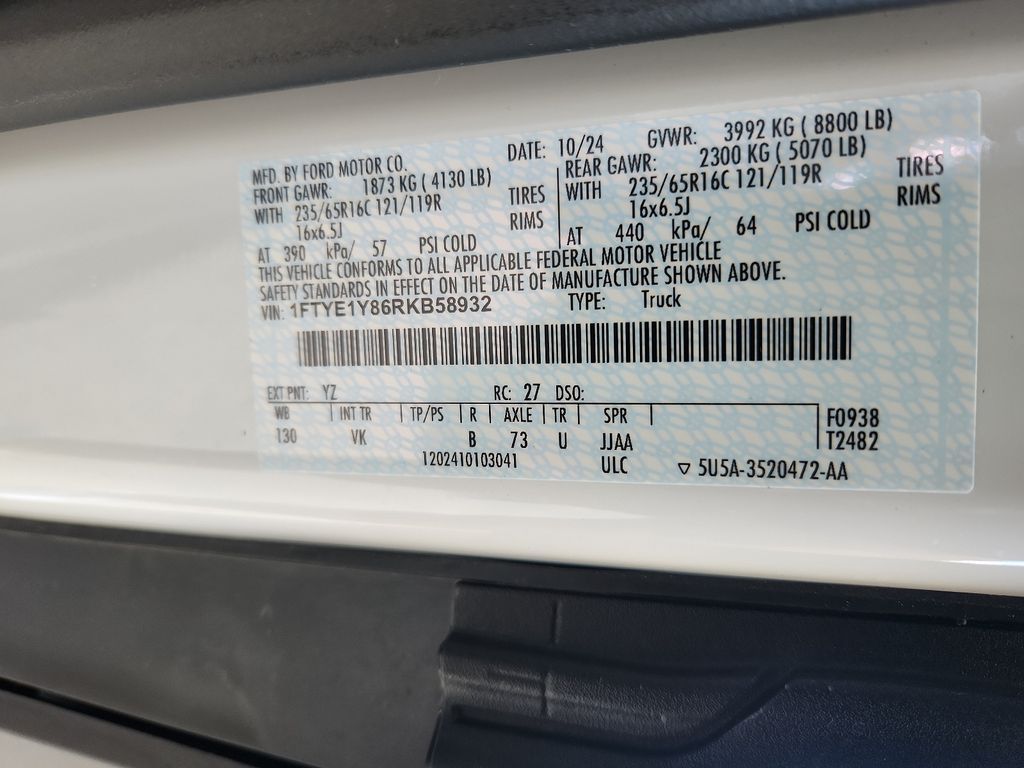 Vehicle image 11 of 12