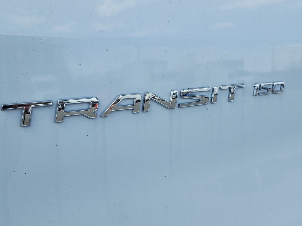 Vehicle image 10 of 12